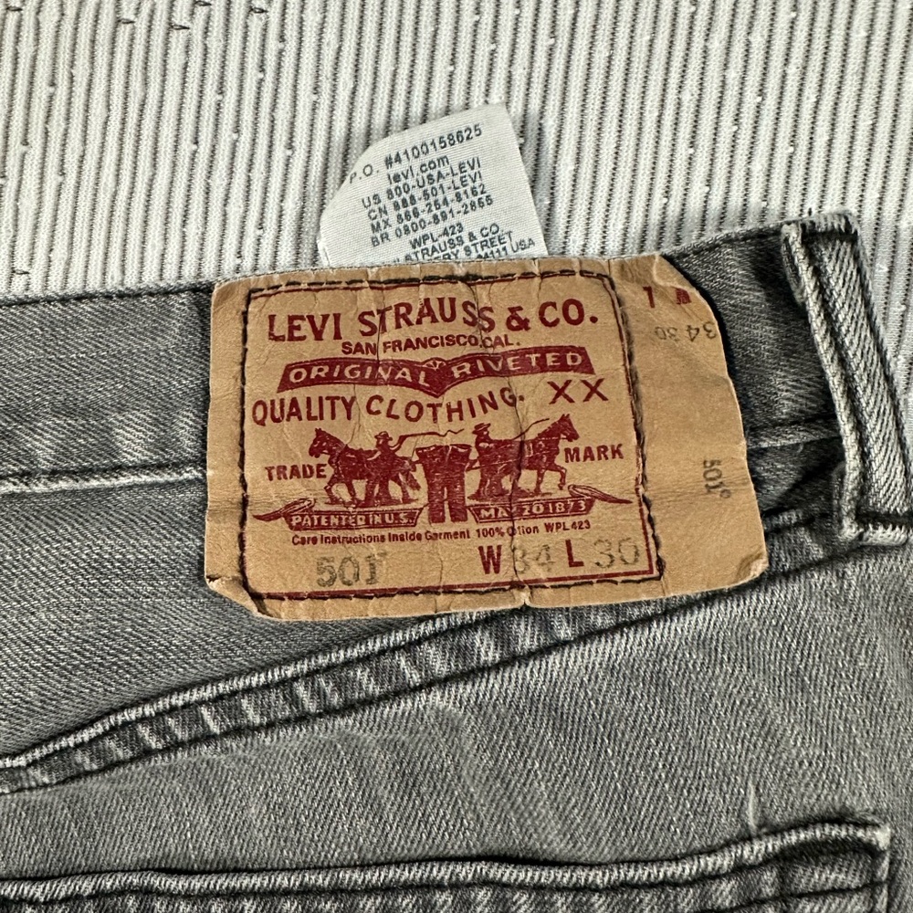Levi’s 501 Straight Leg Fit Gray Jeans Size 34/30. Great Condition.